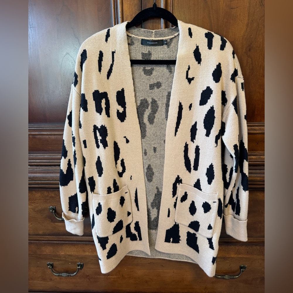 Fashion Sweater Cheetah Print  Size S